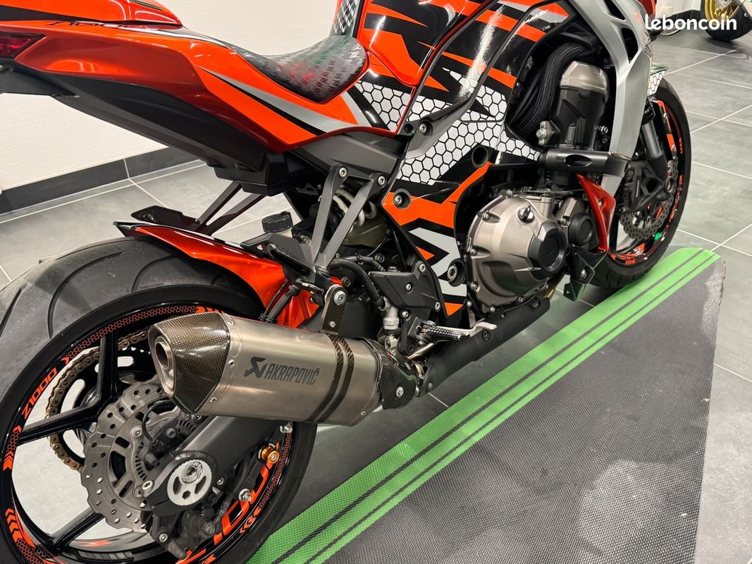 Kawasaki Z1000