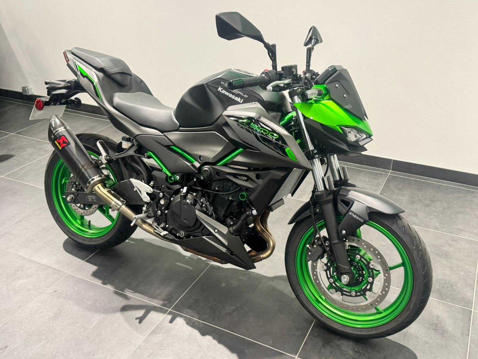 Kawasaki Z500 OPTION AKRAPOVIC