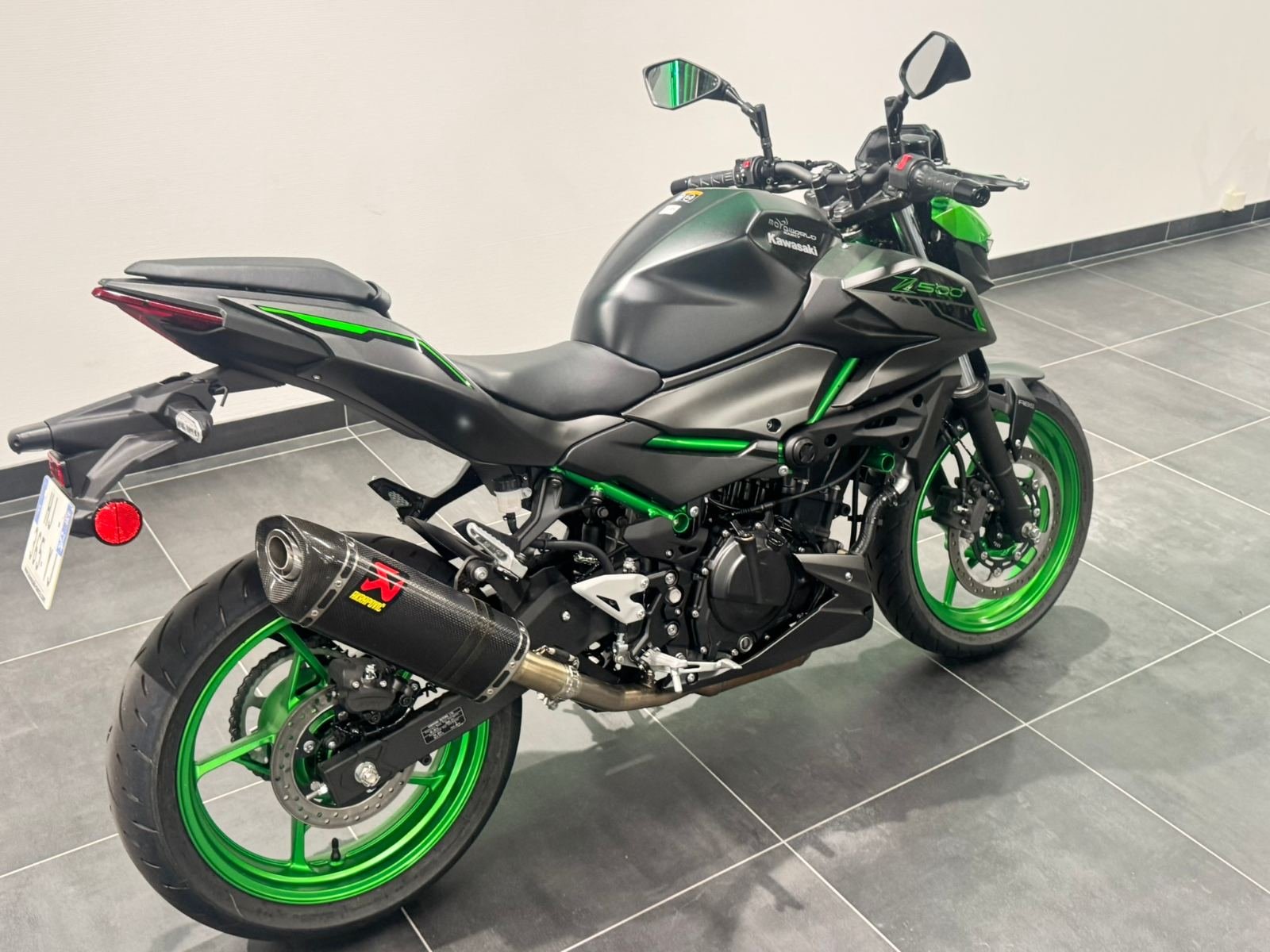 Kawasaki Z500 OPTION AKRAPOVIC