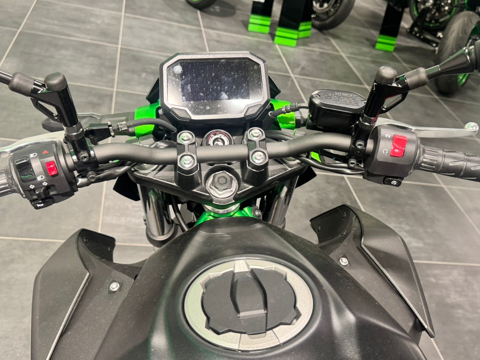 Kawasaki Z500 OPTION AKRAPOVIC