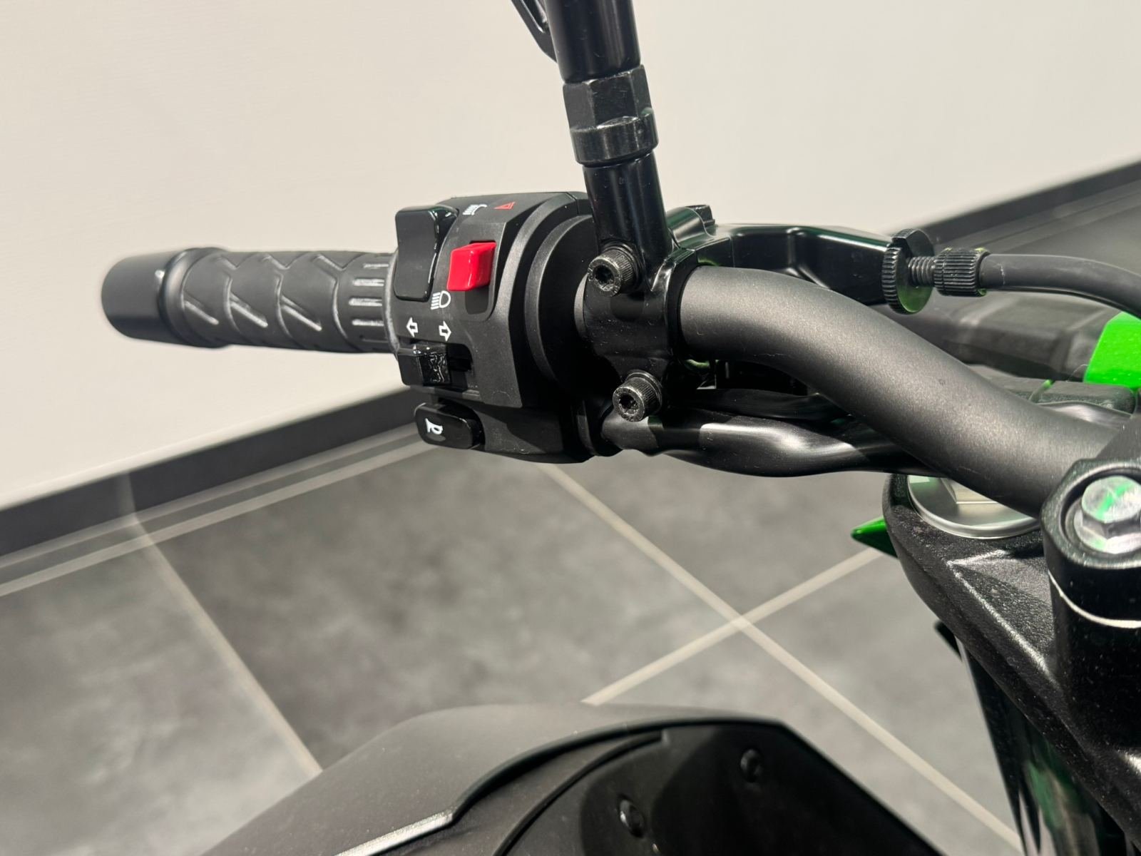Kawasaki Z500 OPTION AKRAPOVIC