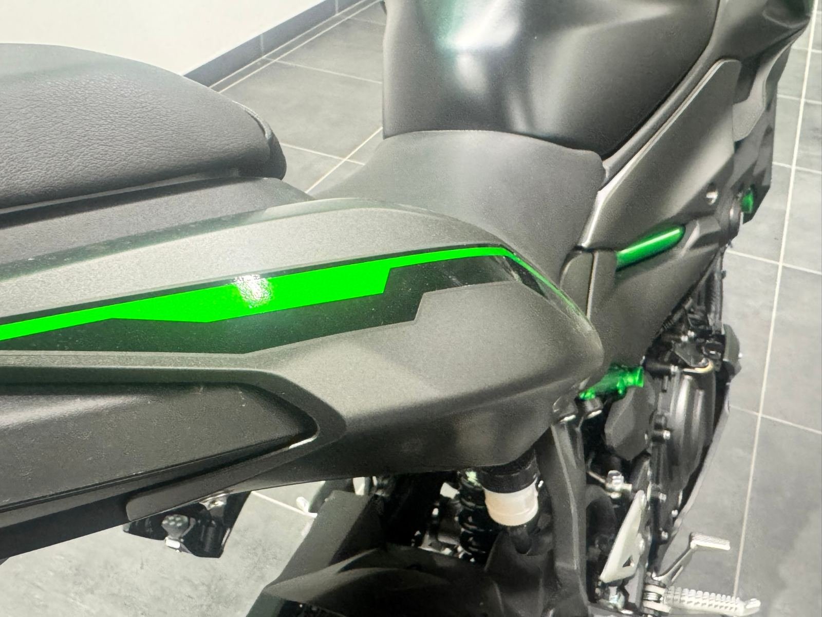 Kawasaki Z500 OPTION AKRAPOVIC