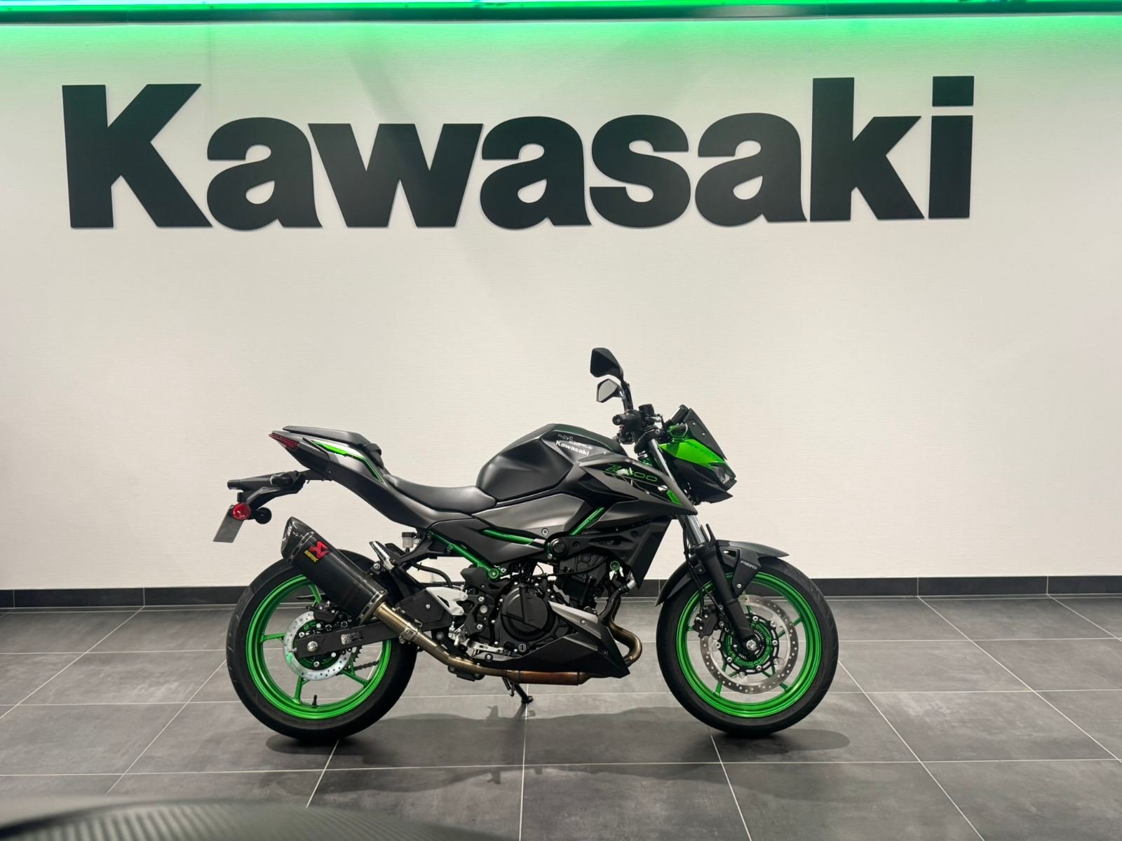 Kawasaki Z500 OPTION AKRAPOVIC